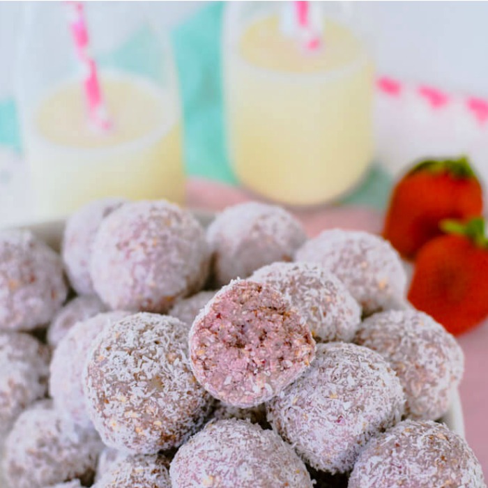 strawberry balls, Delicious And Healthy Homemade Breakfast Ideas, breakfast for kids, kids snacks, perfect breakfast ideas, easy to prepare breakfast ideas