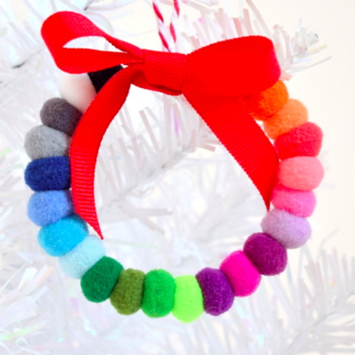 pompoms wreath, Cool Winter Wreath Crafts For Kids