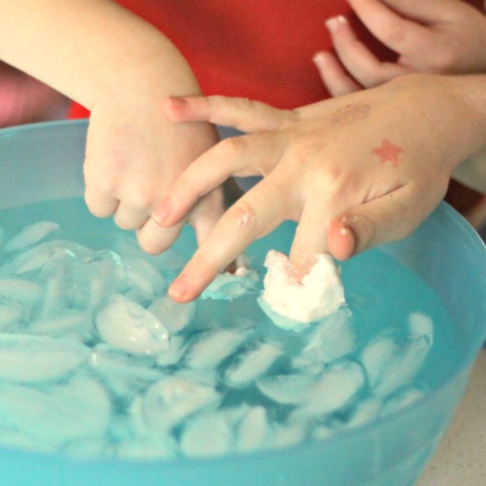 stay warm experiment, Super Awesome and Cool Winter Science Experiments