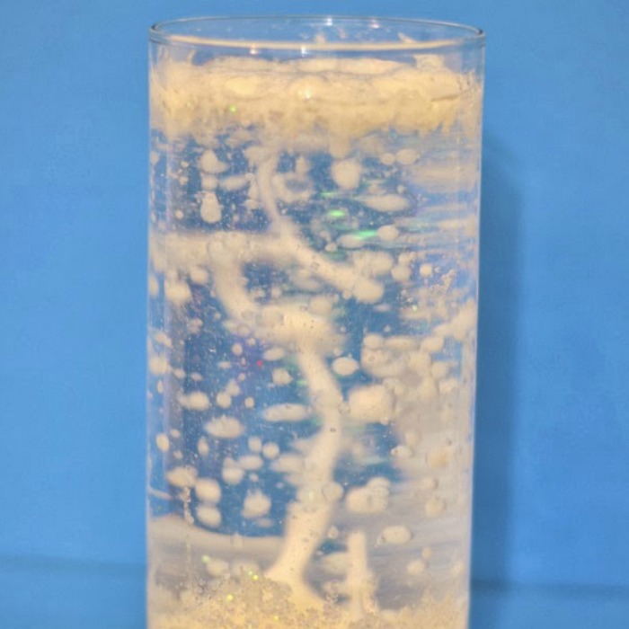 snowstorm in a jar, Super Awesome and Cool Winter Science Experiments