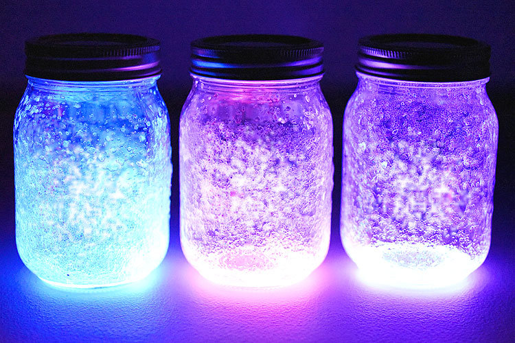 https://playideas.com/wp-content/uploads/2022/02/glowing-mason-jars.jpg